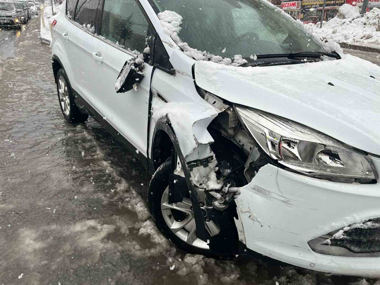 Bitlis’te zincirleme trafik kazası