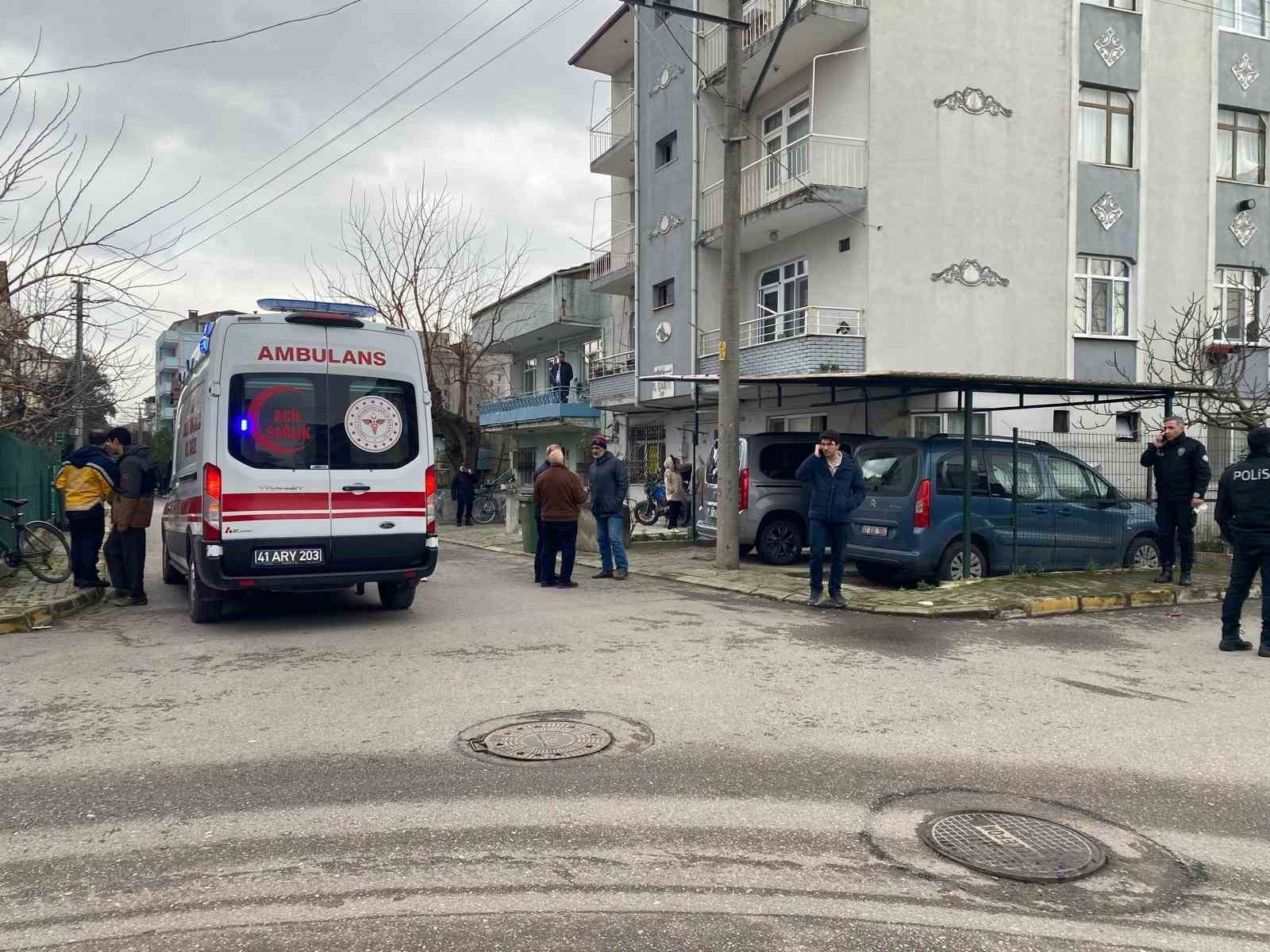 Komşuları ihbar etti, binadaki k&ouml;t&uuml; koku &ouml;l&uuml;m&uuml; ortaya &ccedil;ıkardı
