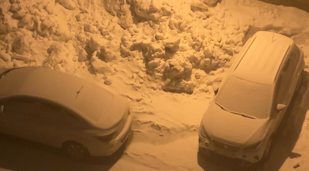 Yüksekova’da kar yağışı ve sis etkili oluyor