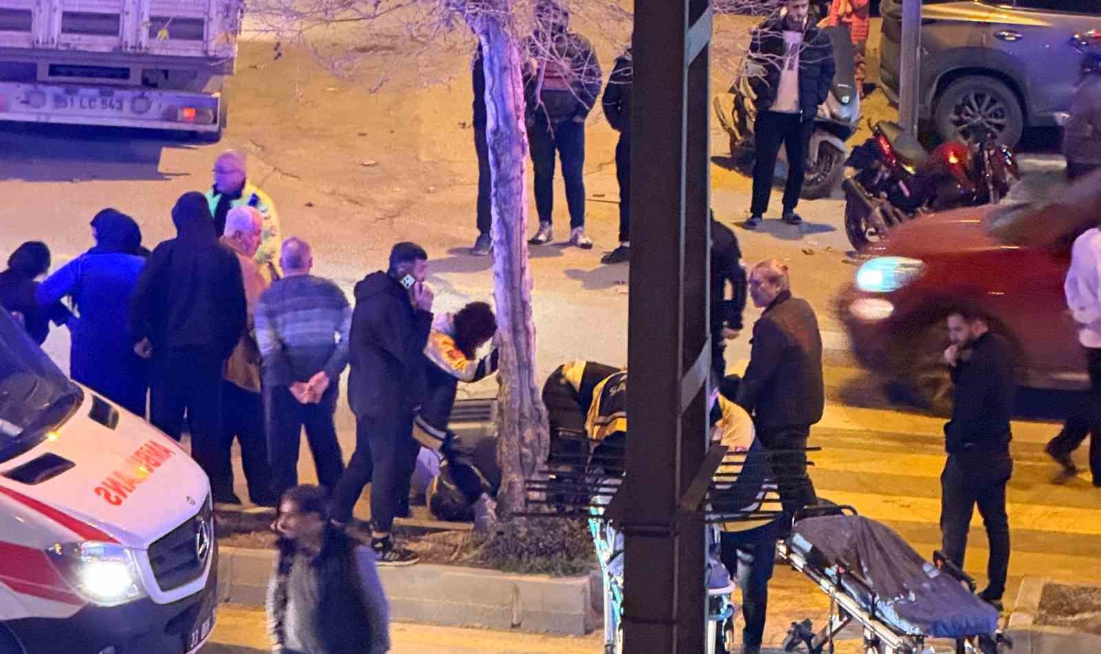 Motosikletler &ccedil;arpıştı:2 yaralı
