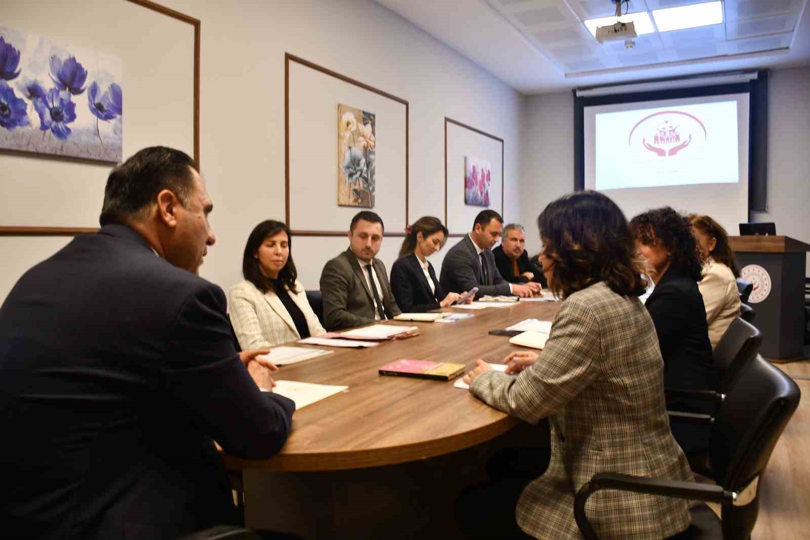 Aydın&rsquo;da sosyal hizmet &ccedil;alışmaları g&ouml;r&uuml;ş&uuml;ld&uuml;
