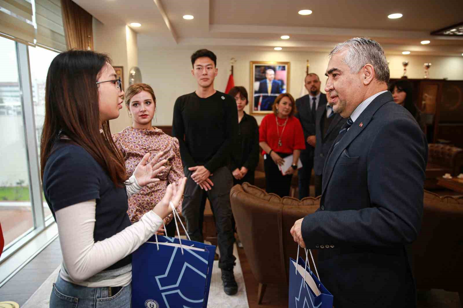 AD&Uuml; Rekt&ouml;r&uuml; Kent, Tayvan Veteriner hekimlik &ouml;ğrencilerini ağırladı
