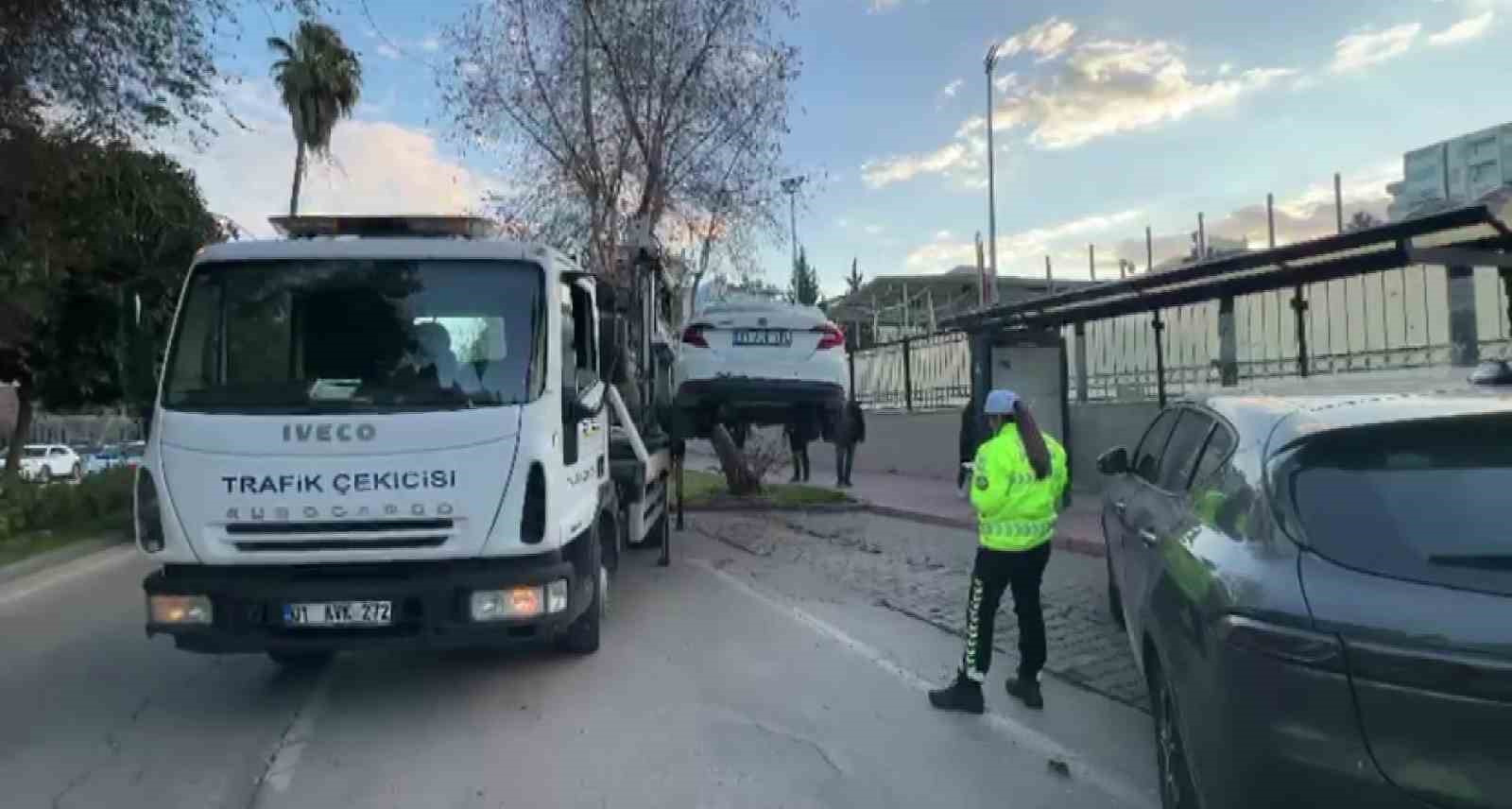 Adana’da hatalı park yapanlara toplam 233 bin TL ceza kesildi