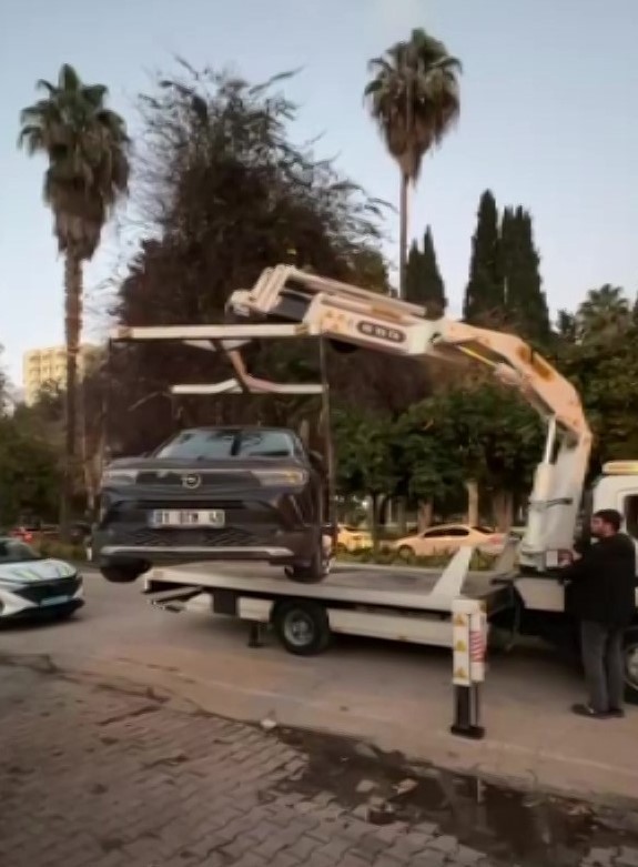 Adana&rsquo;da hatalı park yapanlara toplam 233 bin TL ceza kesildi
