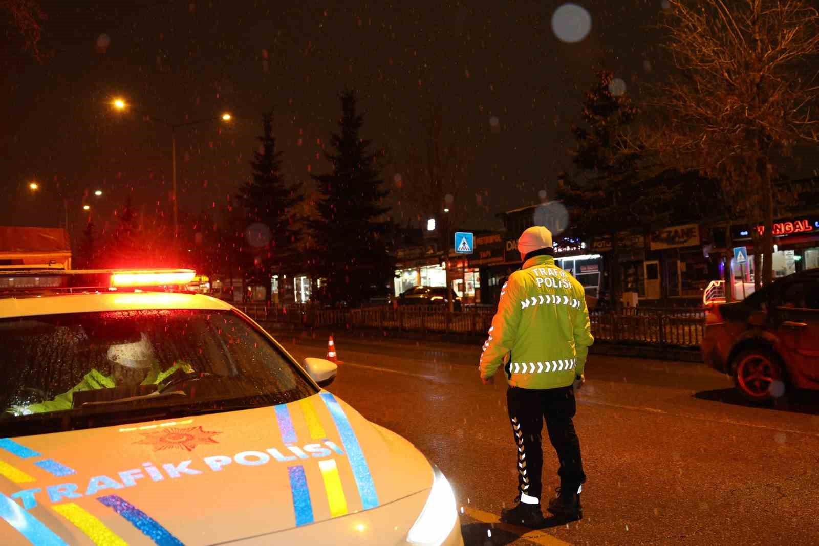 Erzurum&rsquo;da bir ayda 167 bin  şahıs ve 26 bin 812 ara&ccedil; sorgulandı
