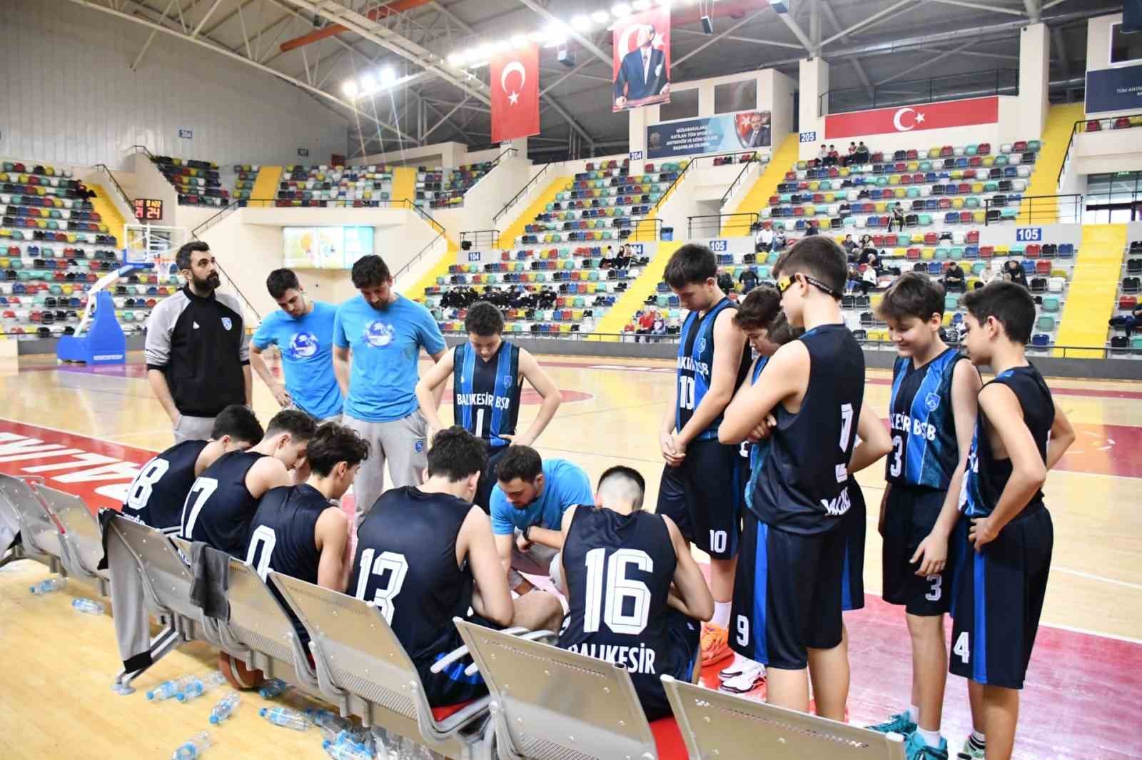 U14 Erkekler Basketbol bölge şampiyonası Balıkesir’de başladı