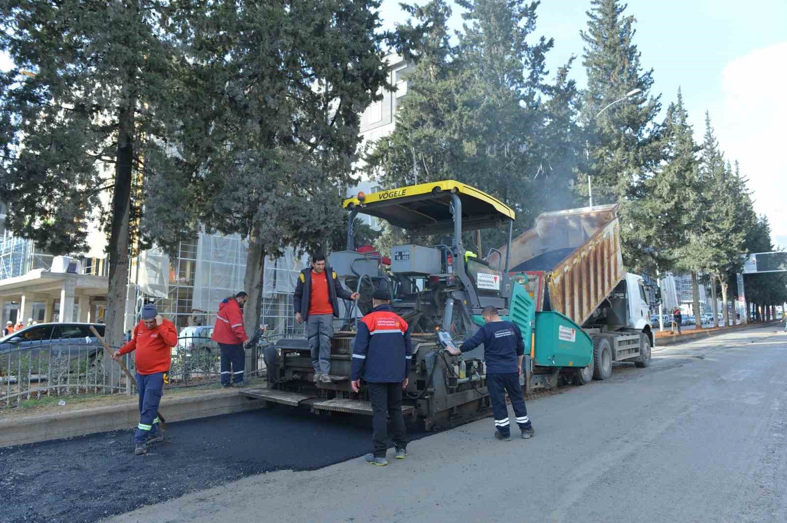Kahramanmaraş&rsquo;ta yol bakım ve onarım &ccedil;alışmaları
