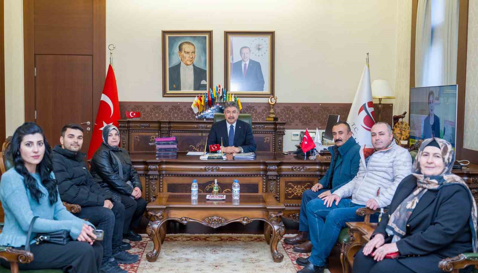 Şehit ve gazi ailelerinden Vali Yılmaz&rsquo;a ziyaret
