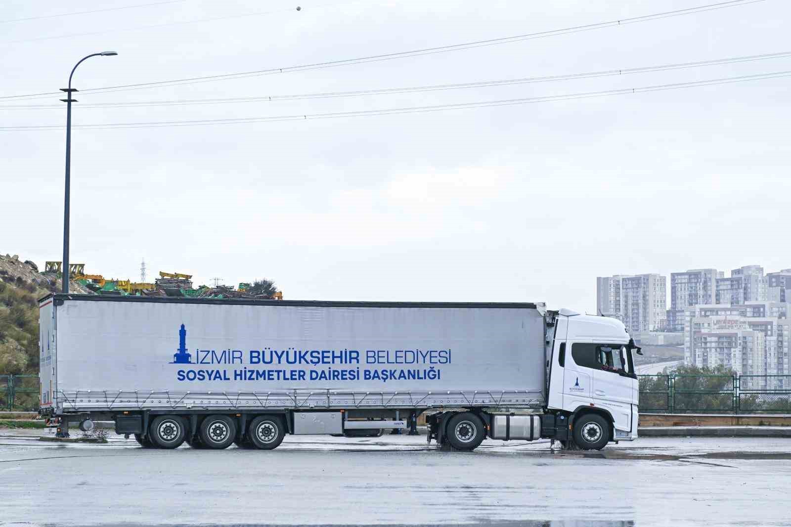 İzmir&rsquo;den Hatay&rsquo;a dayanışma k&ouml;pr&uuml;s&uuml;
