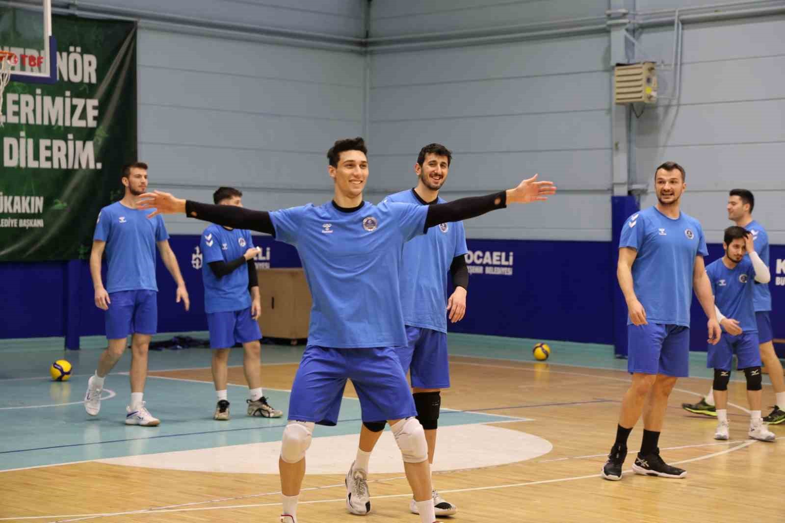 Perunicic ve Ashki&rsquo;den Kağıtspor&rsquo;a &ouml;vg&uuml;
