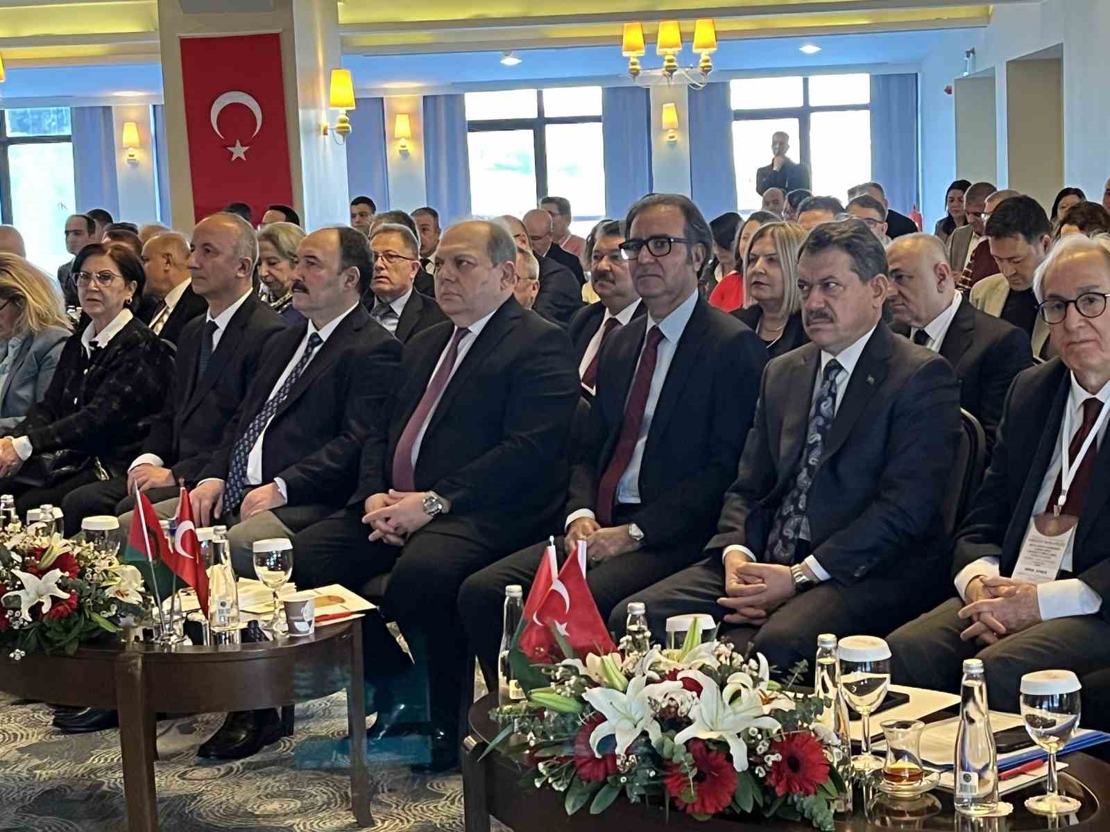 Yargıtay ve BAM &uuml;yeleri İzmir&rsquo;de buluştu: Yargıda &lsquo;i&ccedil;tihat uyumu&rsquo; masada
