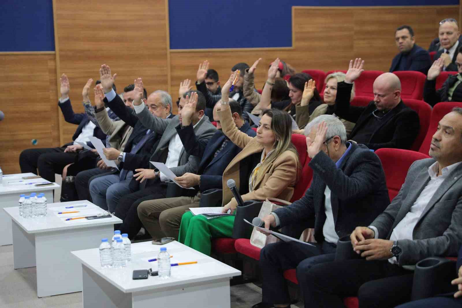 Aliağa Belediye Meclisinde &ouml;nemli isimlere vefa
