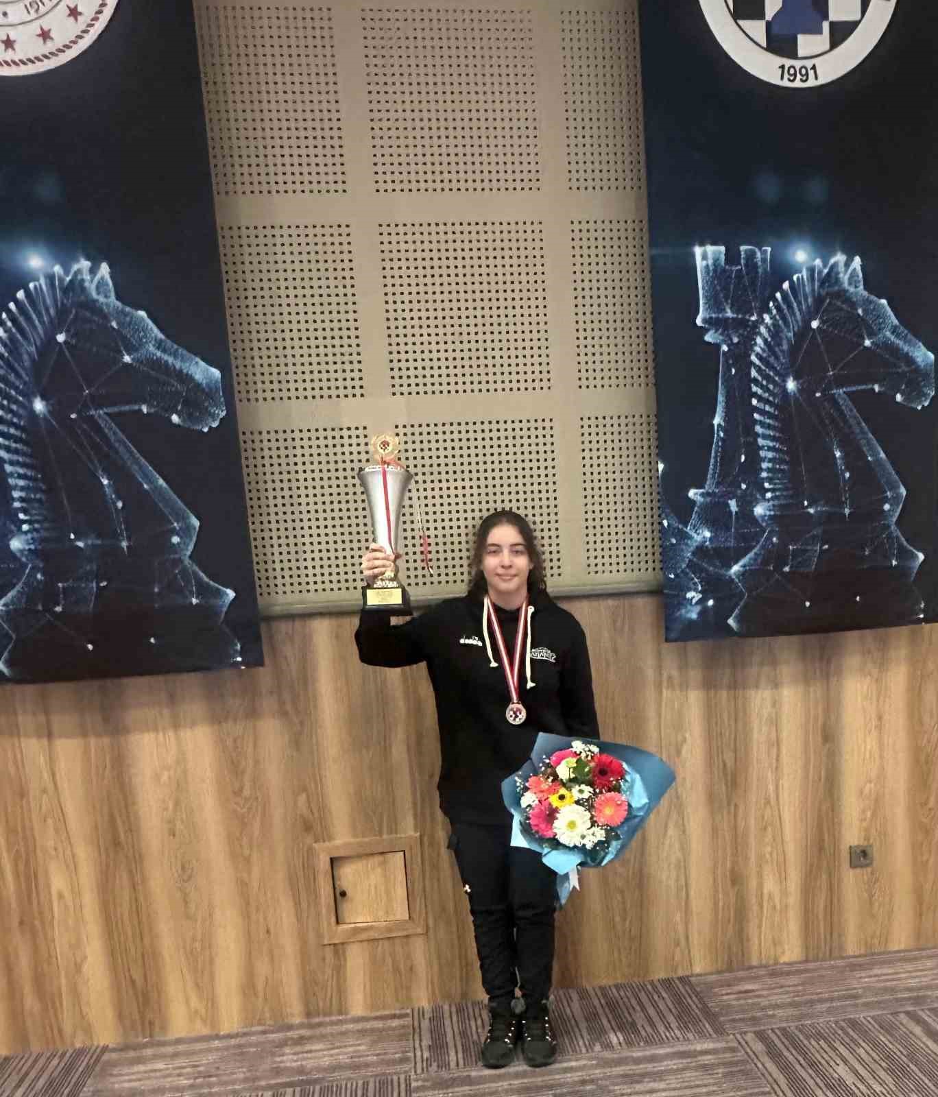 GKV&rsquo;li Kalyoncu&rsquo;dan Türk satrancında gurur veren başarı