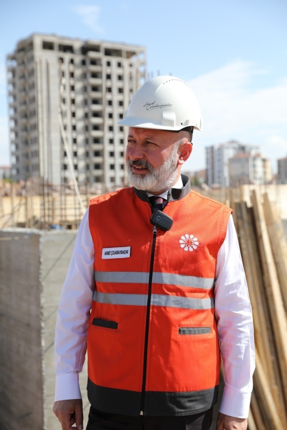 Başkan &Ccedil;olakbayrakdar: "7 bin 562 sosyal konut şehrimize ve t&uuml;m hemşehrilerime hayırlı olsun"
