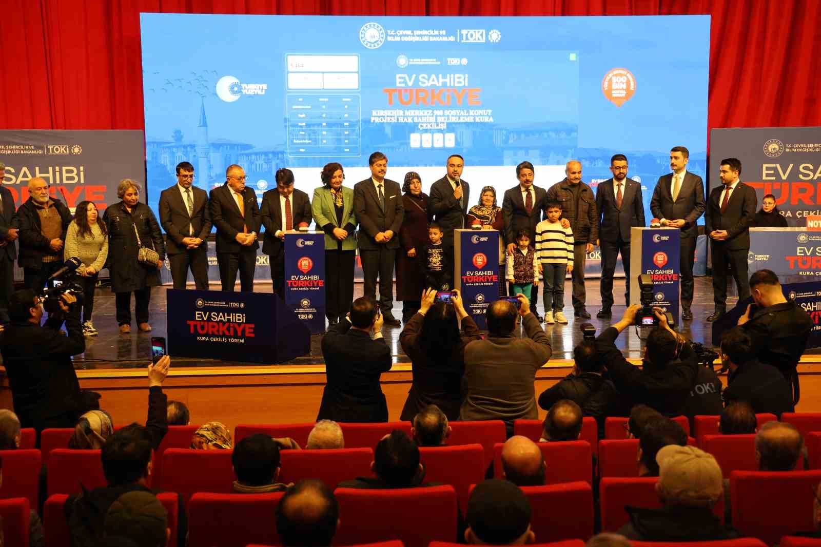 Kırşehir&rsquo;de bin 633 konut i&ccedil;in kura &ccedil;ekimi yapıldı
