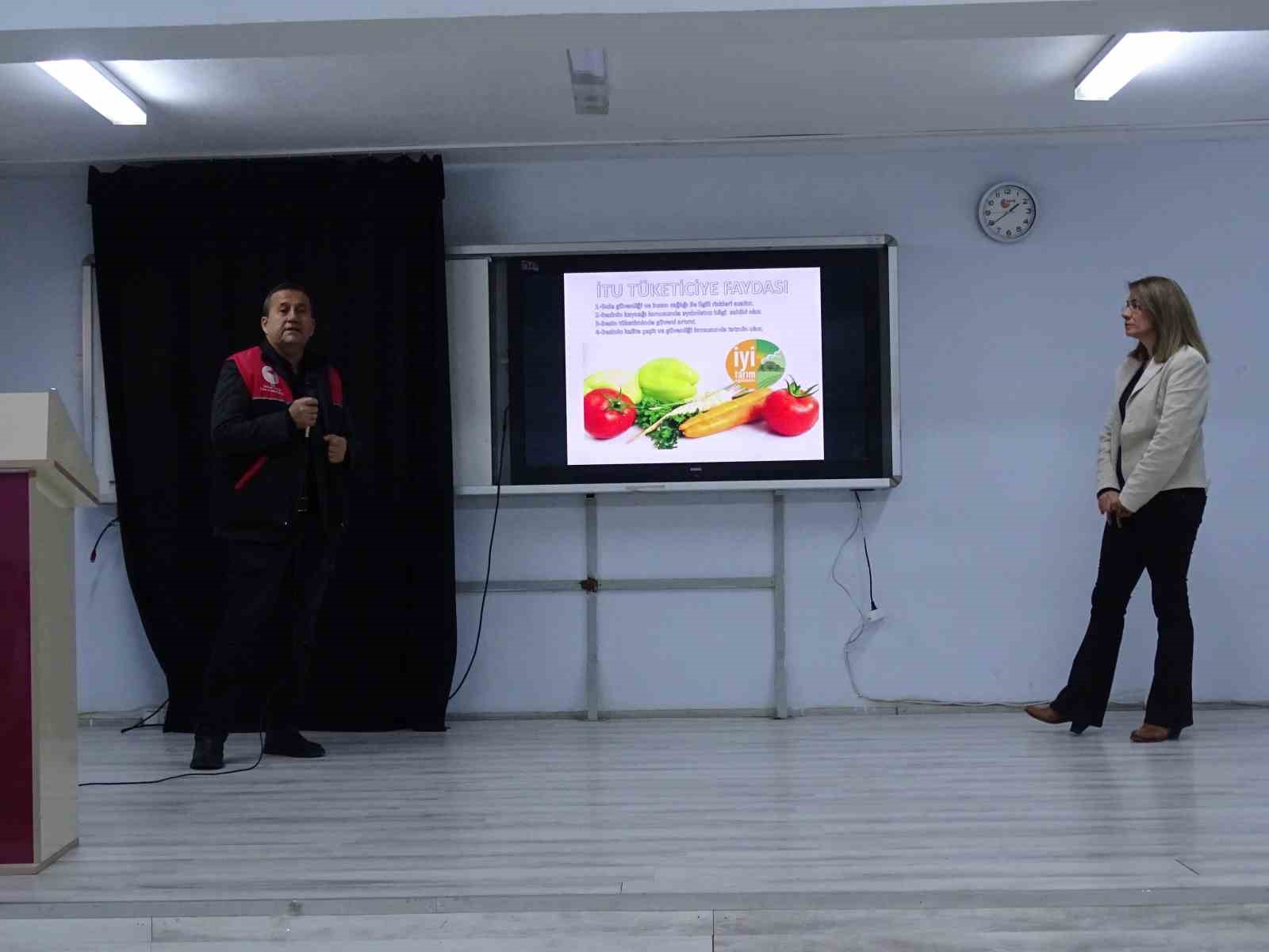 Havran İmam Hatip Ortaokulu&rsquo;nda organik tarım ve iyi tarım uygulamaları eğitimi verildi
