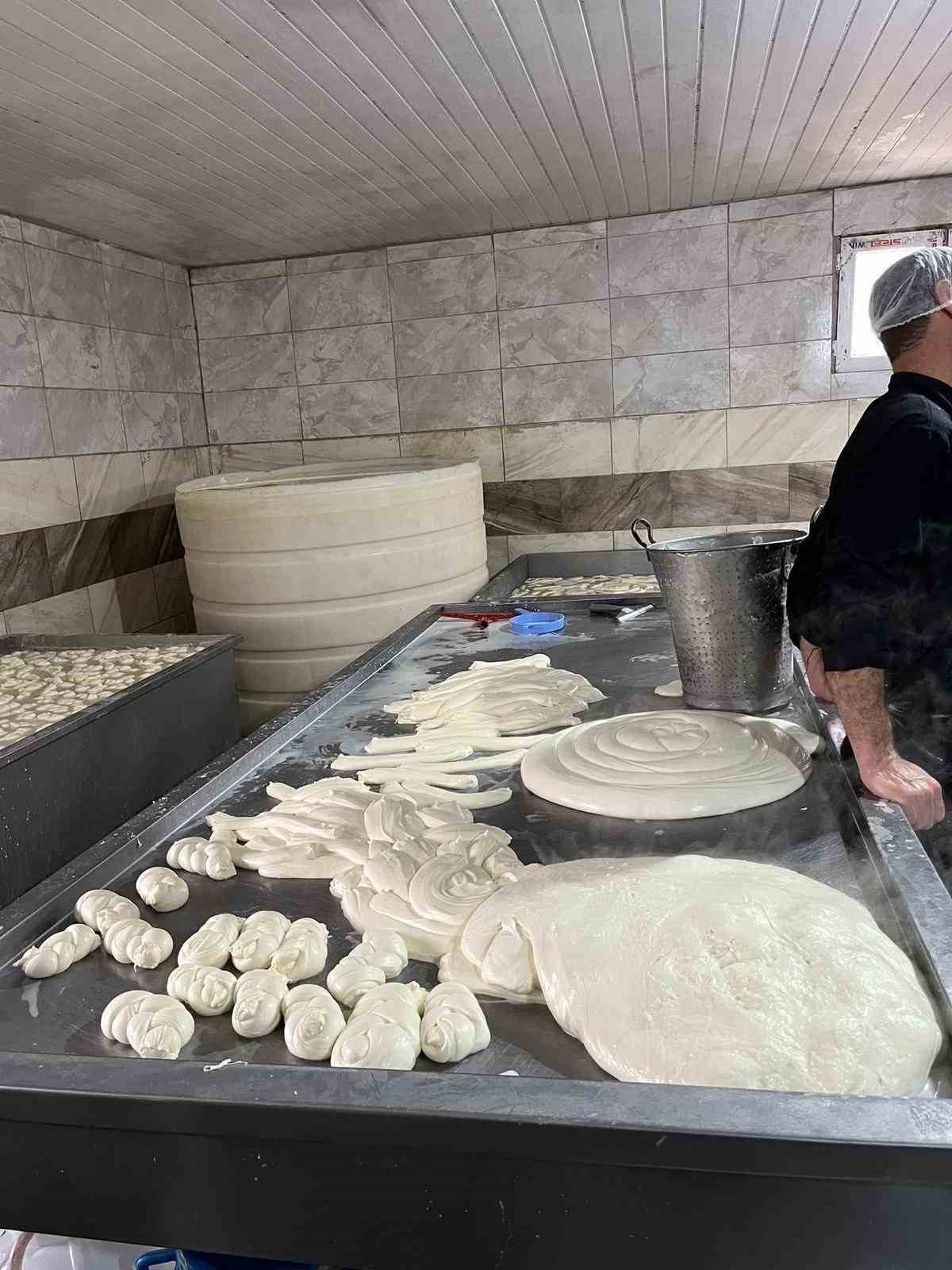 Diyarbakır&rsquo;da 5 işletmede ele ge&ccedil;irilen 460 kilogram peynir imha edildi
