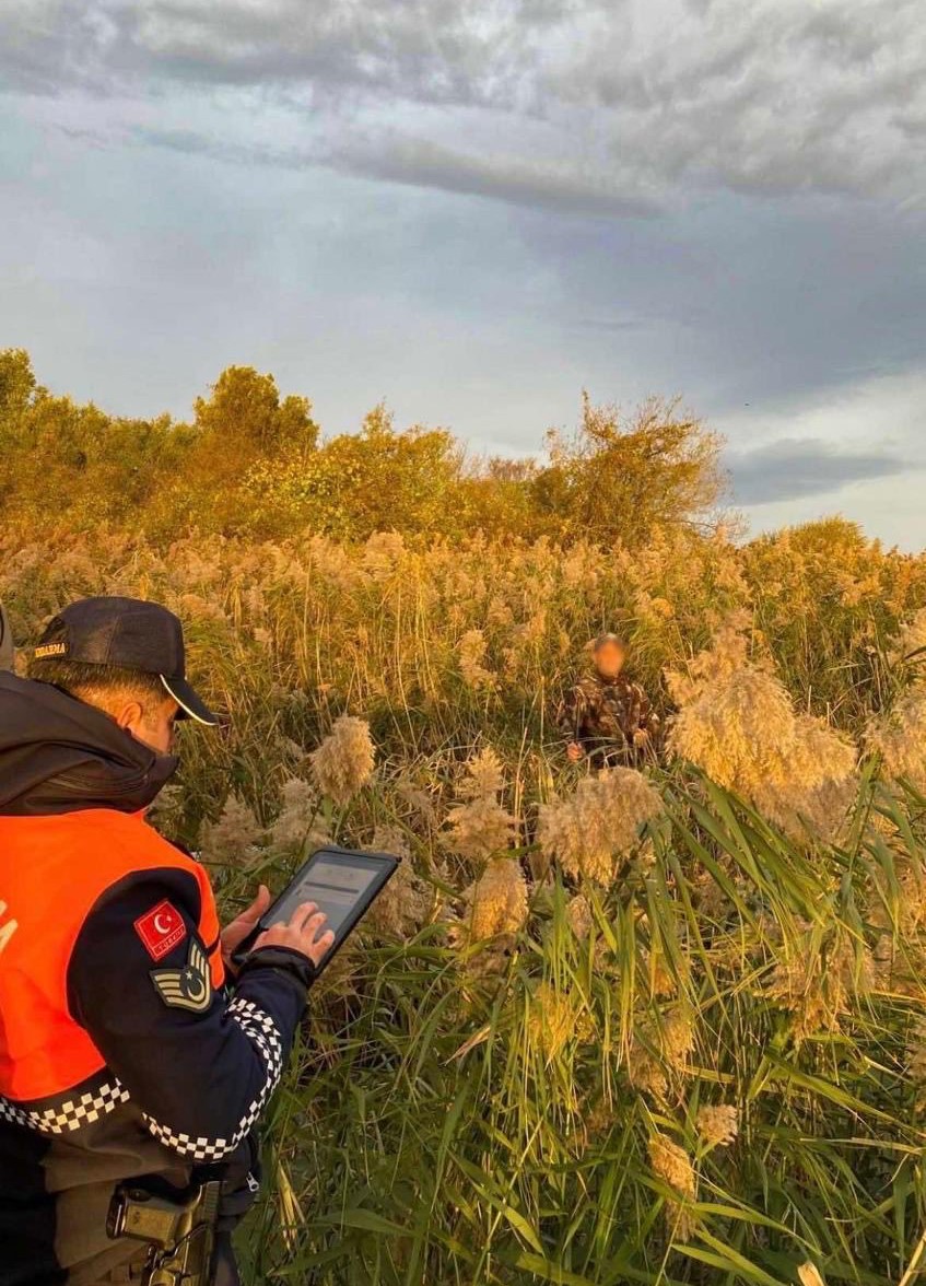 Uluabat G&ouml;l&uuml;&rsquo;nde usuls&uuml;z avlananlara 431 bin TL ceza
