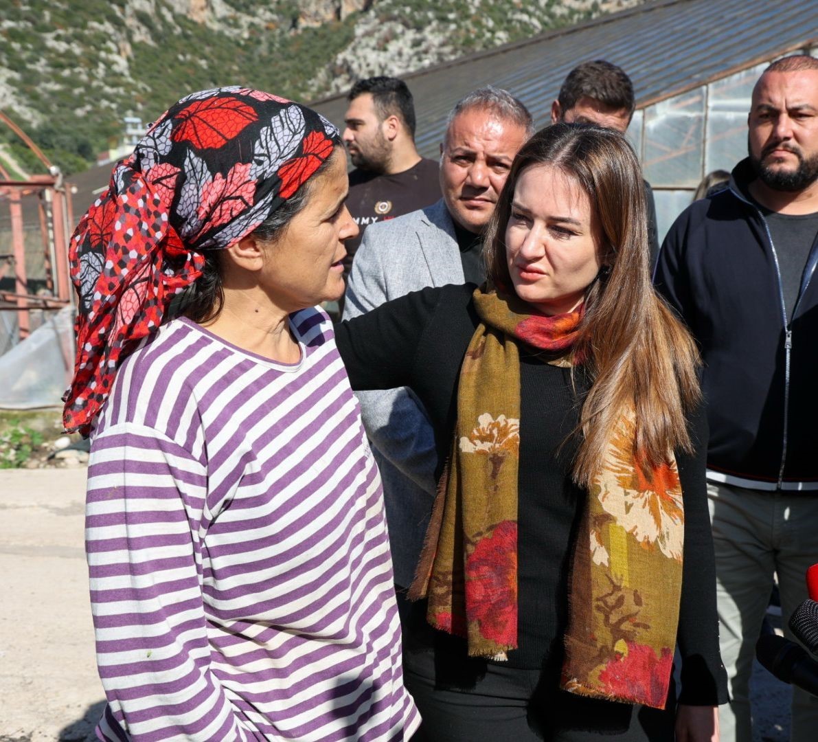 B&uuml;y&uuml;kşehirden 121 &ccedil;ift&ccedil;iye 212 bin 400 metrekare sera naylonu desteği
