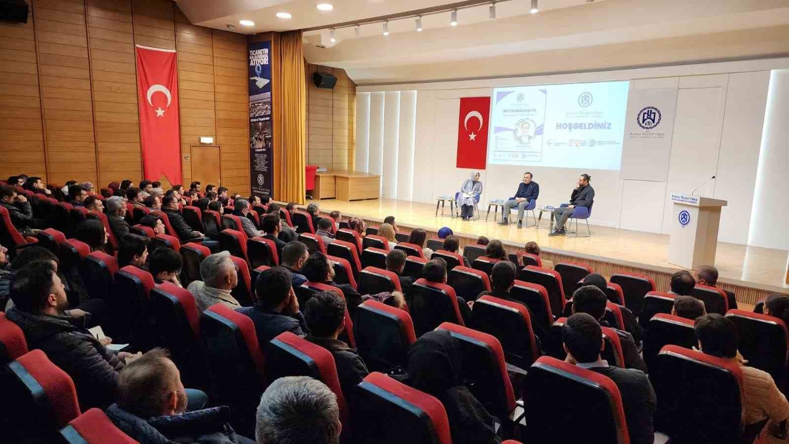 Başkan &Ouml;zt&uuml;rk: "D&uuml;nya değişiyor, kendinizi yenileyin"
