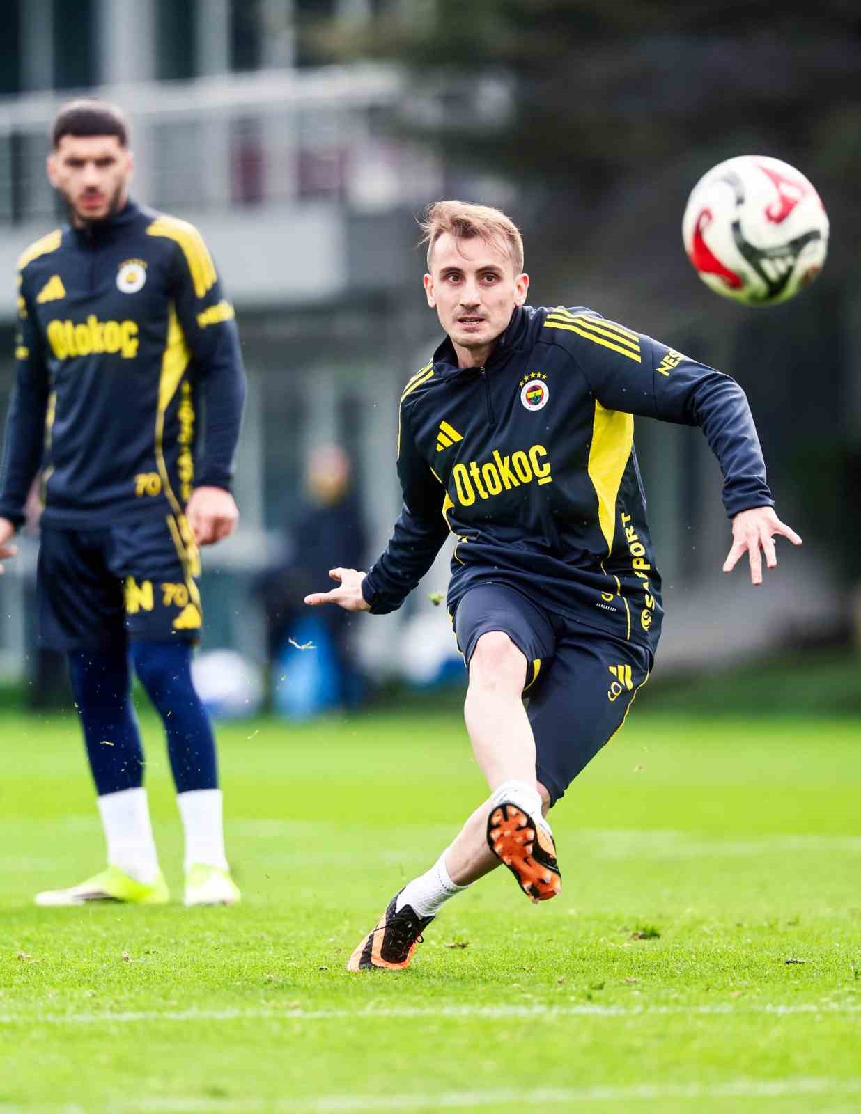 Fenerbah&ccedil;e, Erzurumspor FK ma&ccedil;ı hazırlıklarını tamamladı
