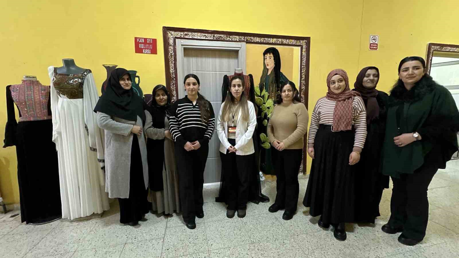 Y&uuml;ksekovalı kadınlar hem meslek &ouml;ğreniyor hem geleceğe hazırlanıyor
