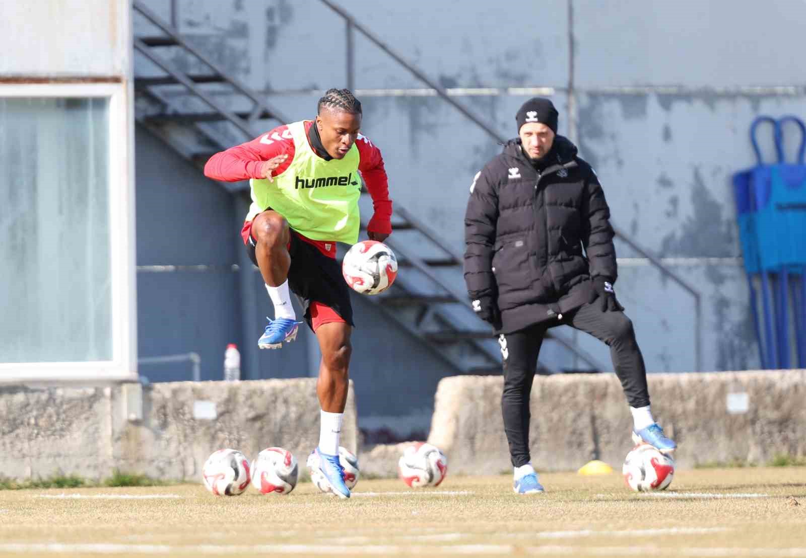 Sivasspor’da Sarıyer hazırlıkları sürüyor