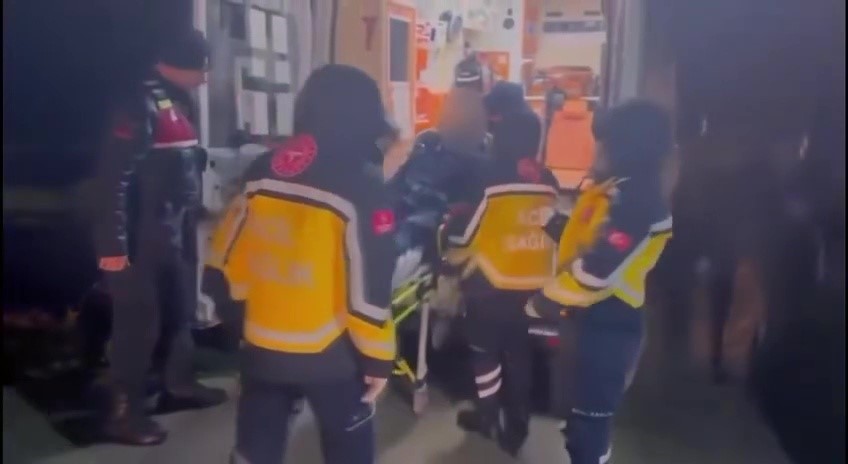 Balıkesir’de zorlu hava şartlarına rağmen sahil güvenlikten hayat kurtaran operasyon