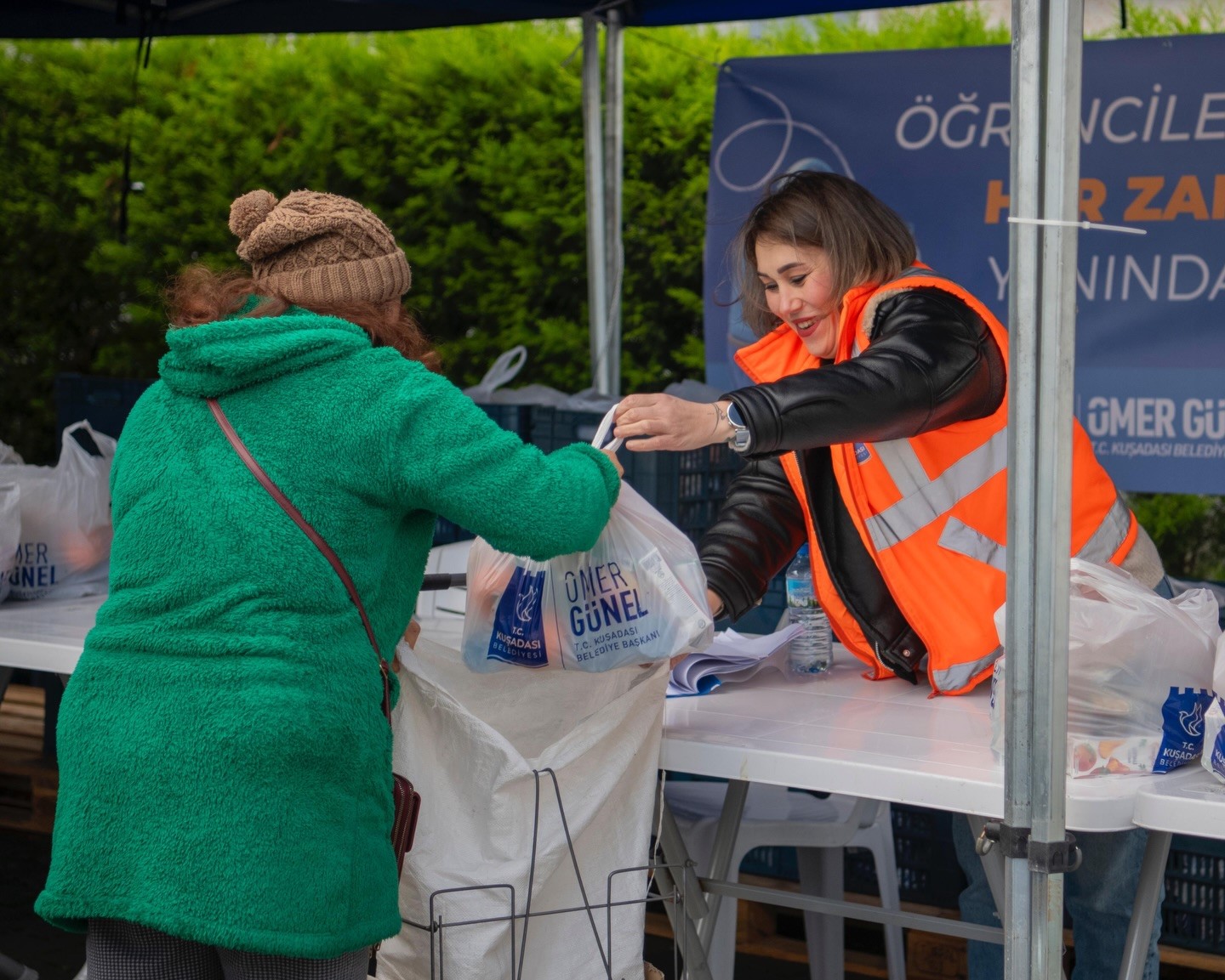 &Ouml;ğrencilere ikinci d&ouml;nemin ilk beslenme &ccedil;antaları ulaştırıldı
