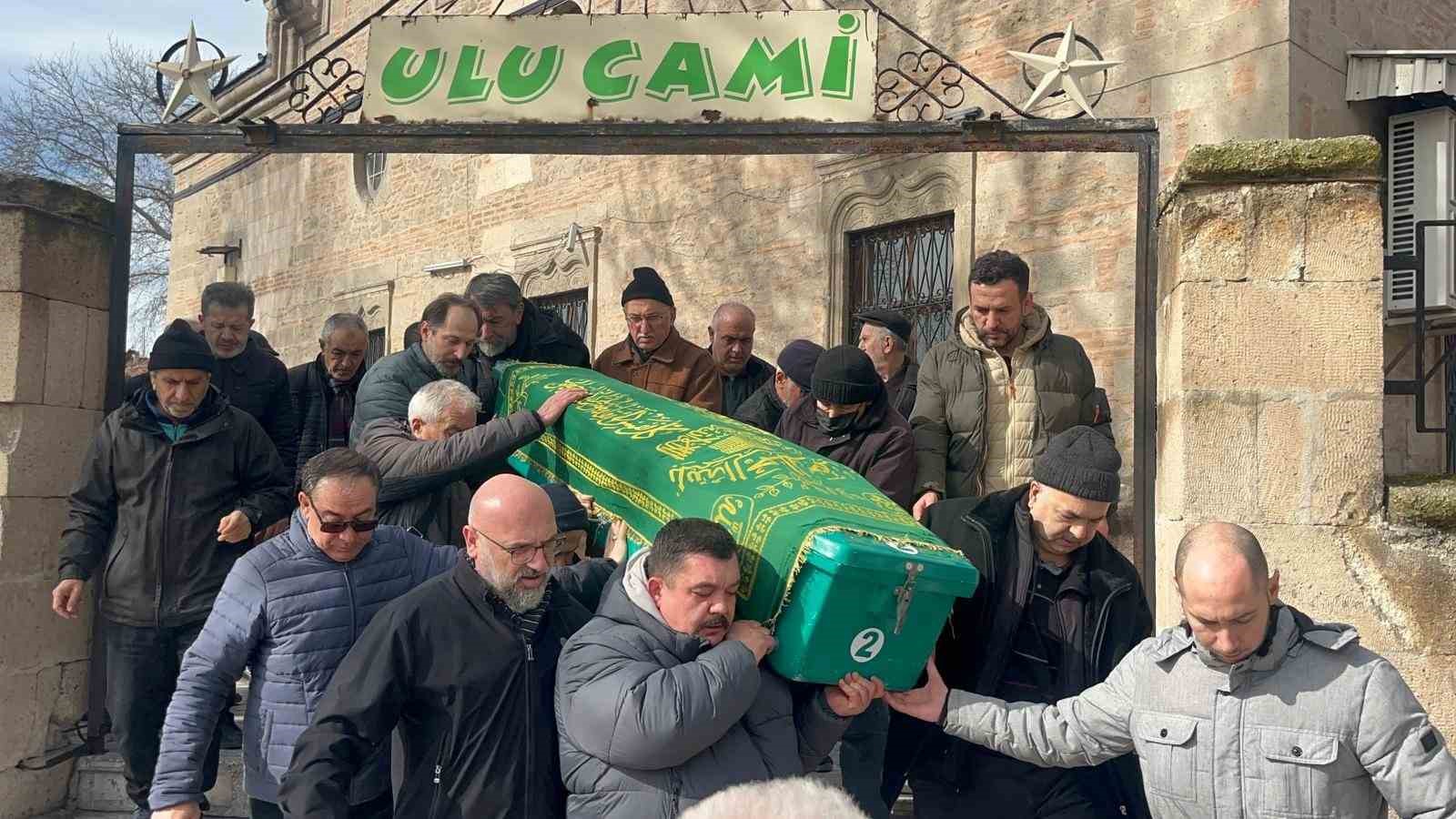 Fl&uuml;t &uuml;stadı İsmail Ayvazoğlu son yolculuğuna uğurlandı
