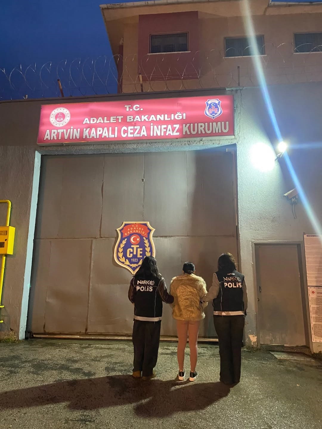 Sarp Sınır Kapısı&rsquo;nda 1 milyon TL değerinde kokain ele ge&ccedil;irildi
