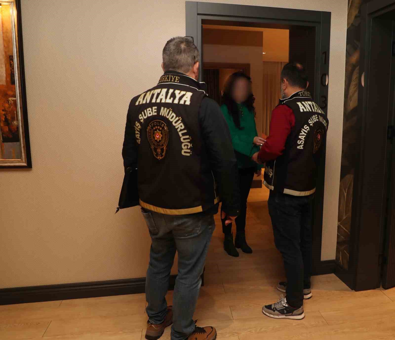 Konaklama tesisleri ve ara&ccedil; kiralama firmalarına y&ouml;nelik eş zamanlı denetim
