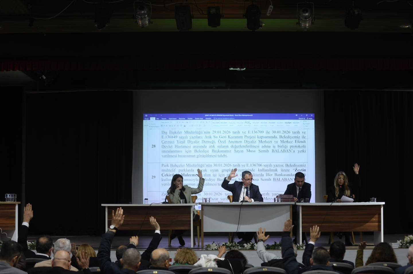 Yunusemre Belediyesinden vatandaşlara Ramazan desteği
