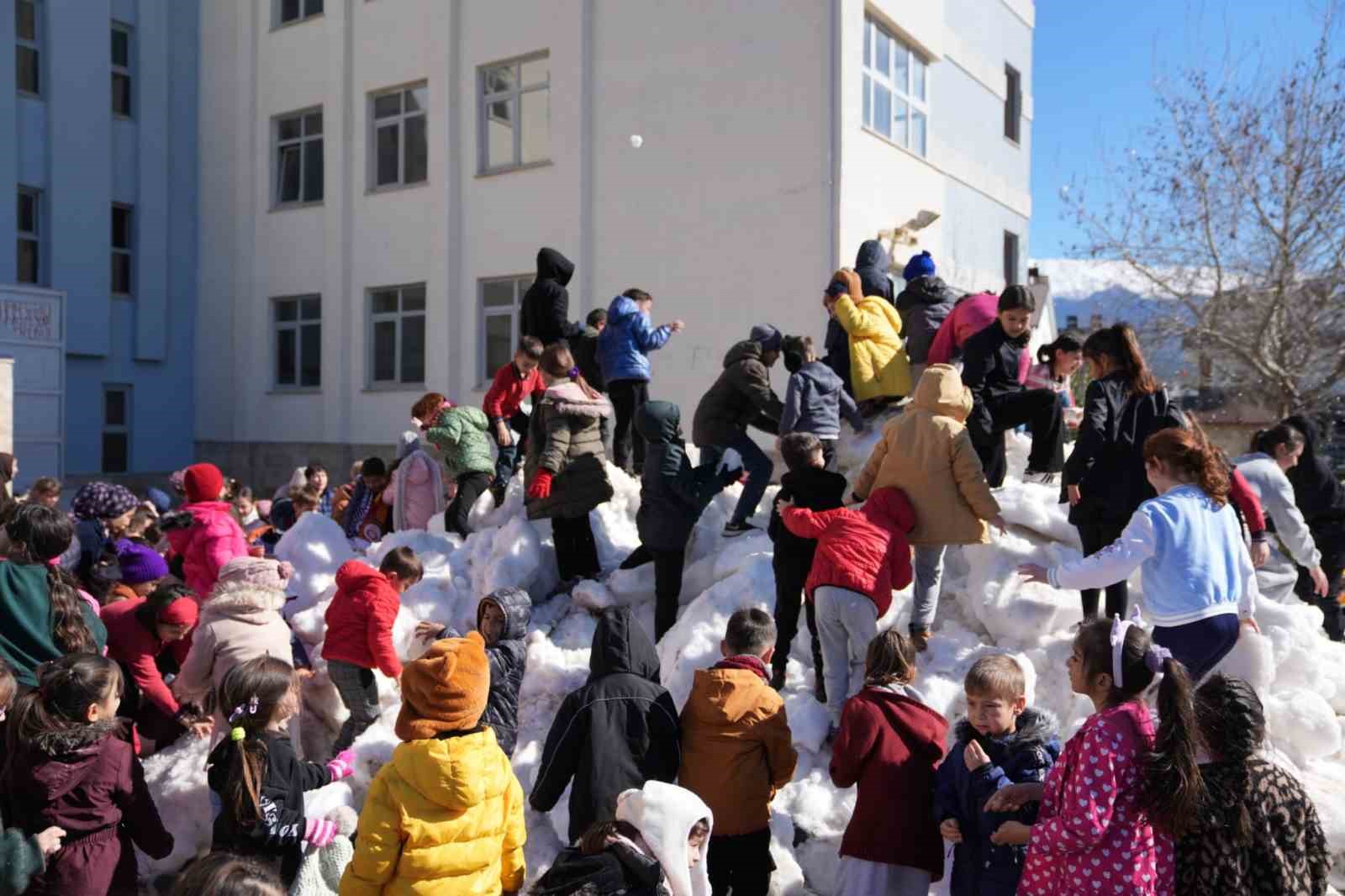 Seydikemer’de Başkan Akdenizli, çocukların hayalini gerçekleştirdi