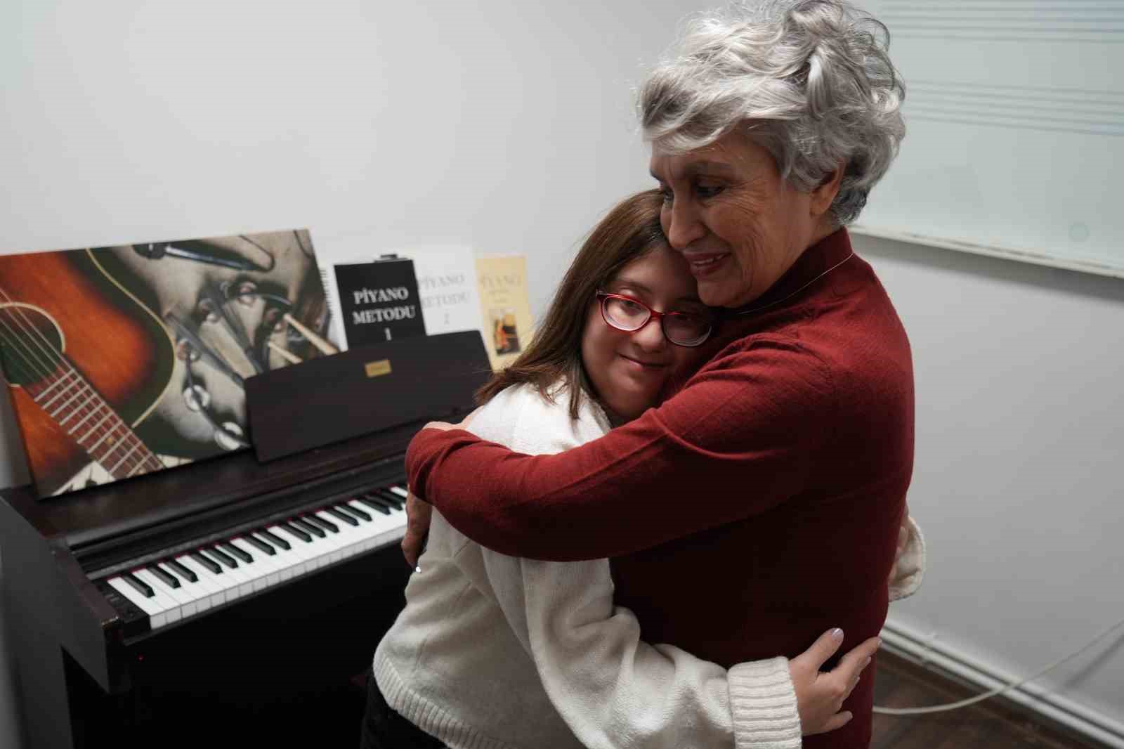 Osmaniye’deki otobüs kazasında ağır yaralanan Ayşegül Bayrak 60 günlük yaşam savaşını kaybetti