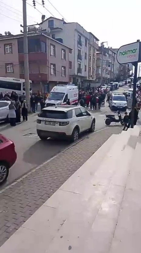 Kocaeli&rsquo;de servis aracının &ccedil;arptığı ilkokul &ouml;ğrencisi hayatını kaybetti
