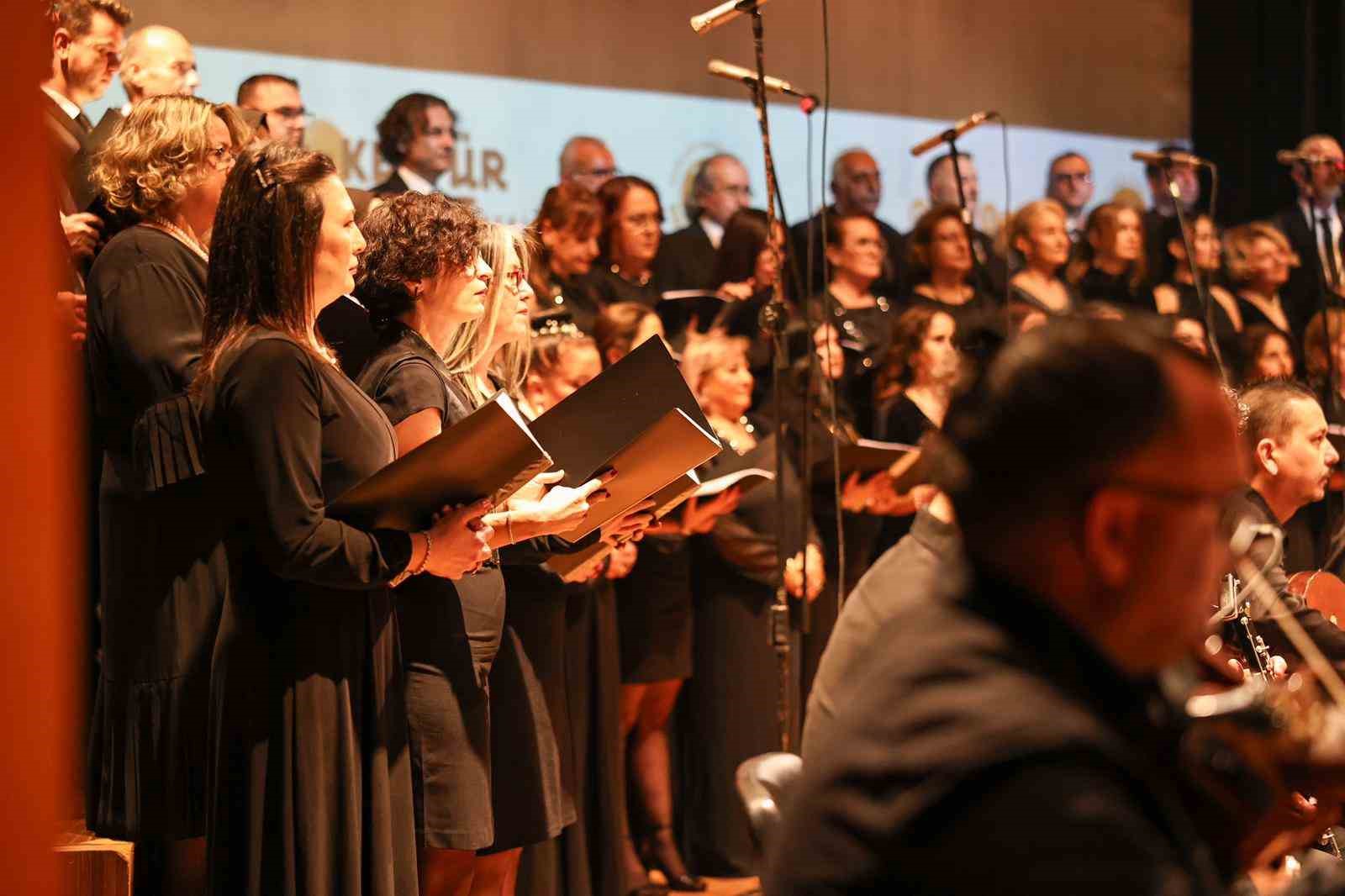 Sakarya&rsquo;da H&uuml;zzam makamında konser yoğun ilgi g&ouml;rd&uuml;
