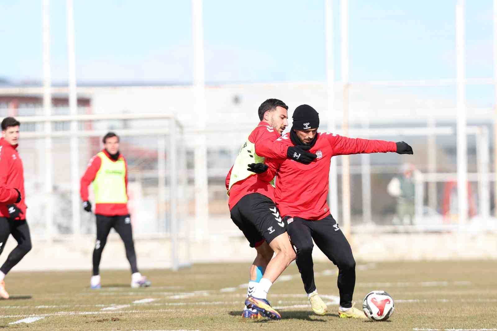 Sivasspor&rsquo;da Sarıyer hazırlıkları s&uuml;r&uuml;yor

