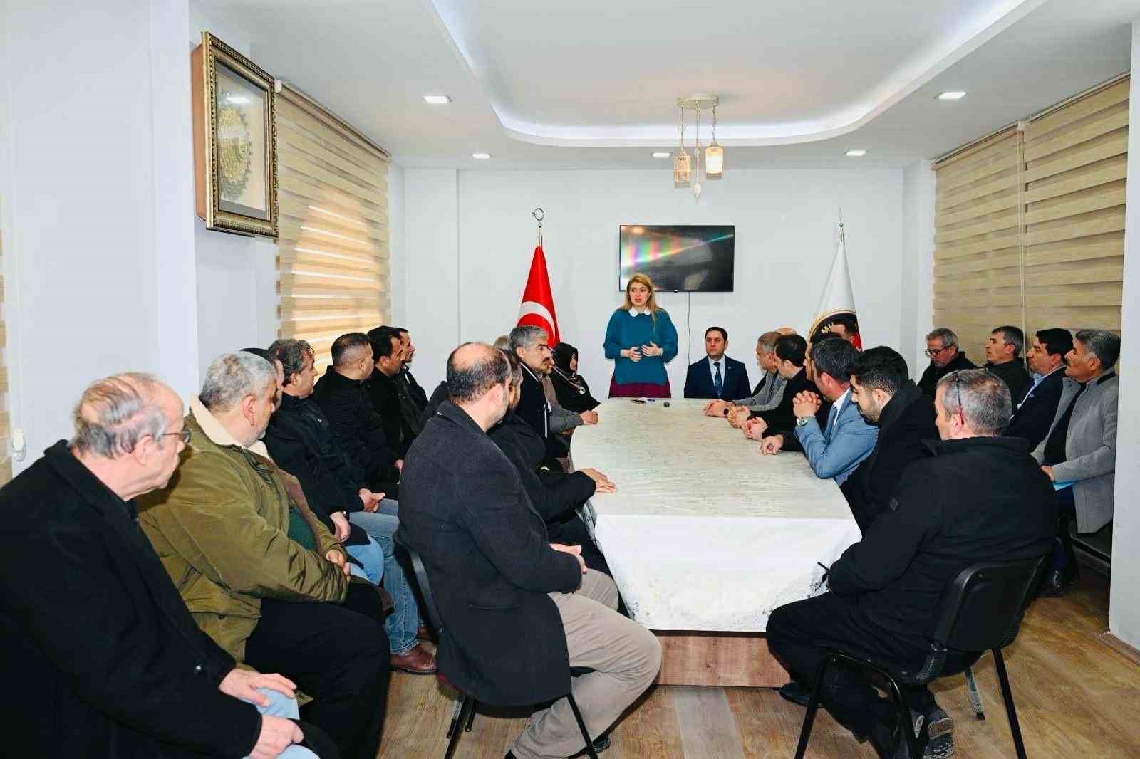 Milletvekili Ölmeztoprak muhtarlarla bir araya geldi