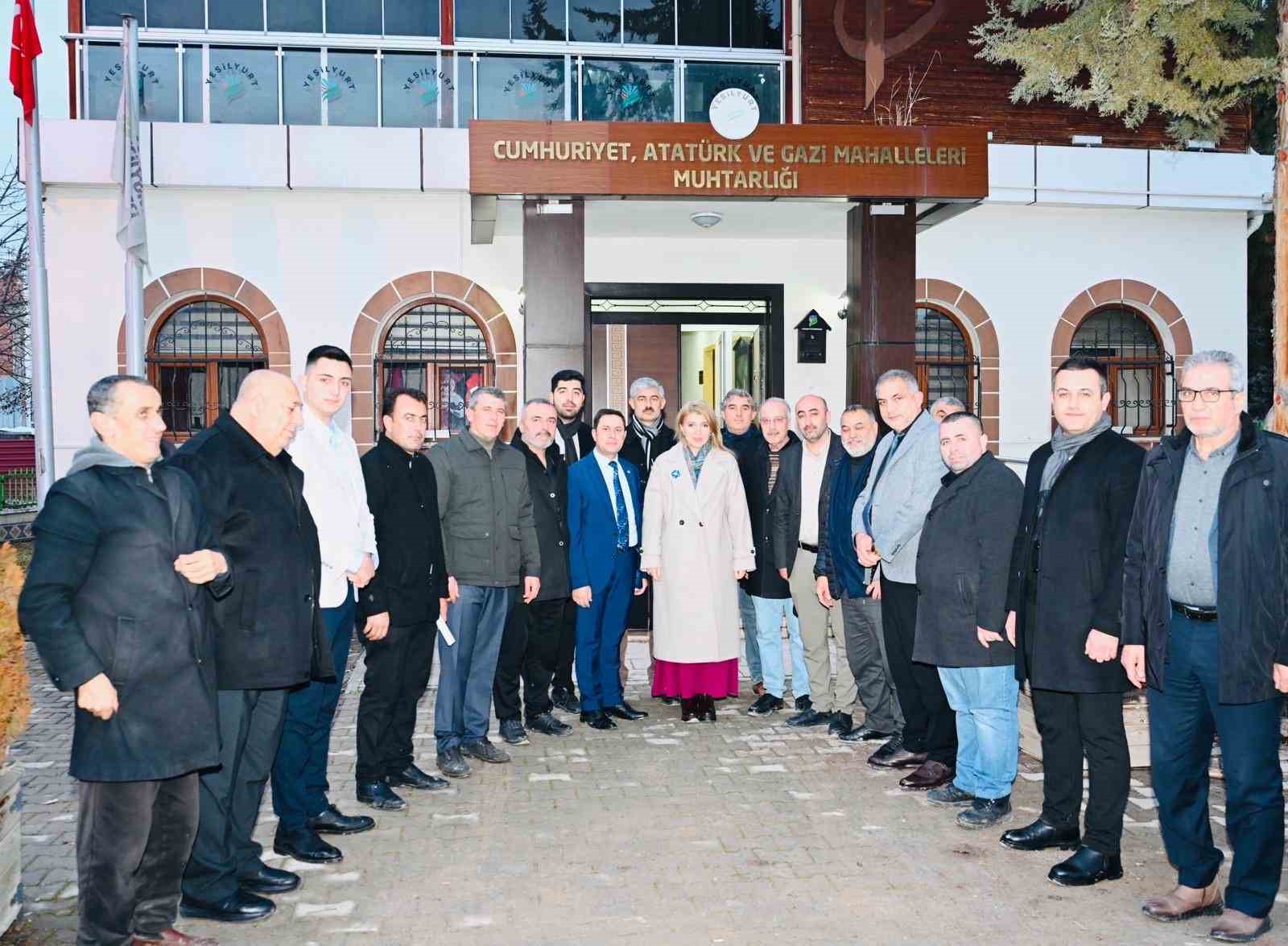 Milletvekili &Ouml;lmeztoprak muhtarlarla bir araya geldi
