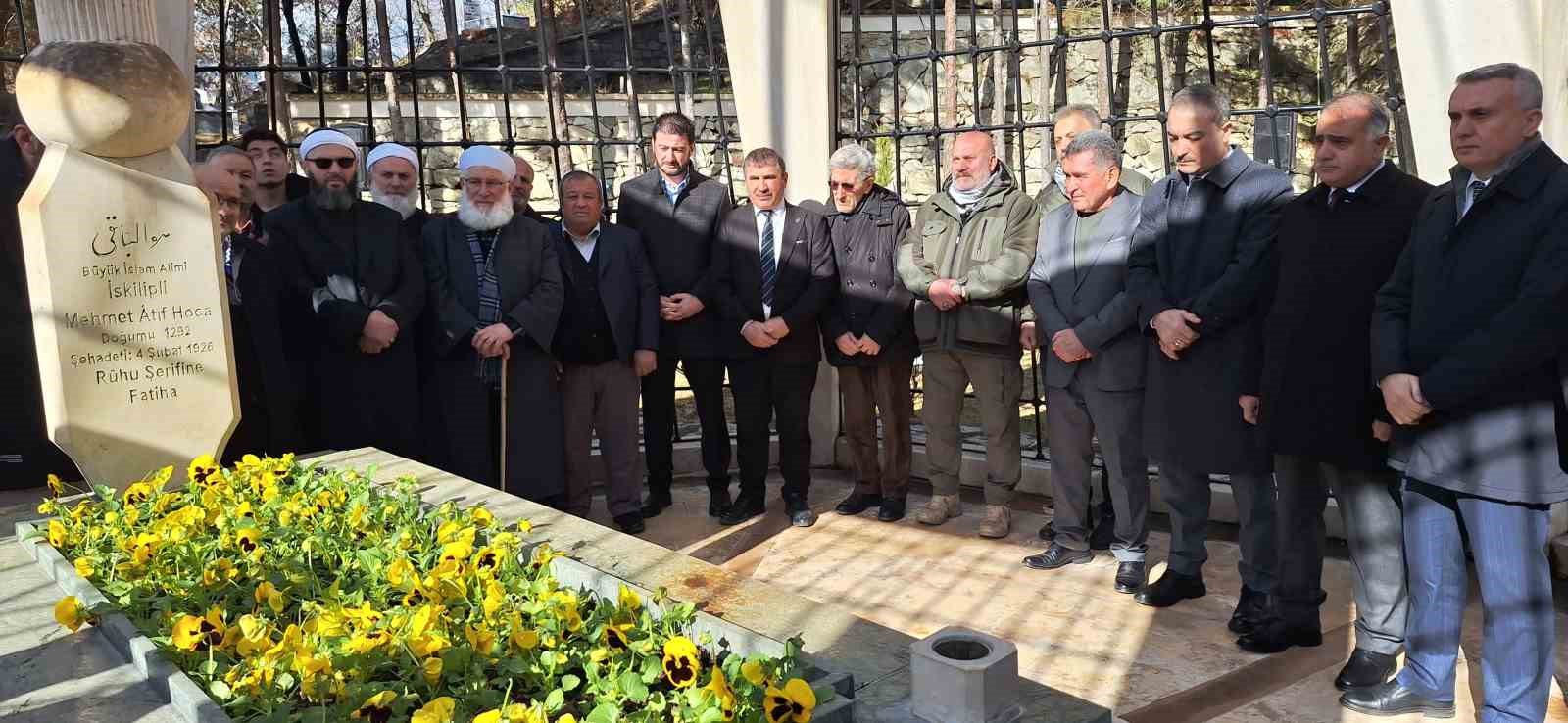 İskilipli Atıf Hoca kabri başında dualarla anıldı