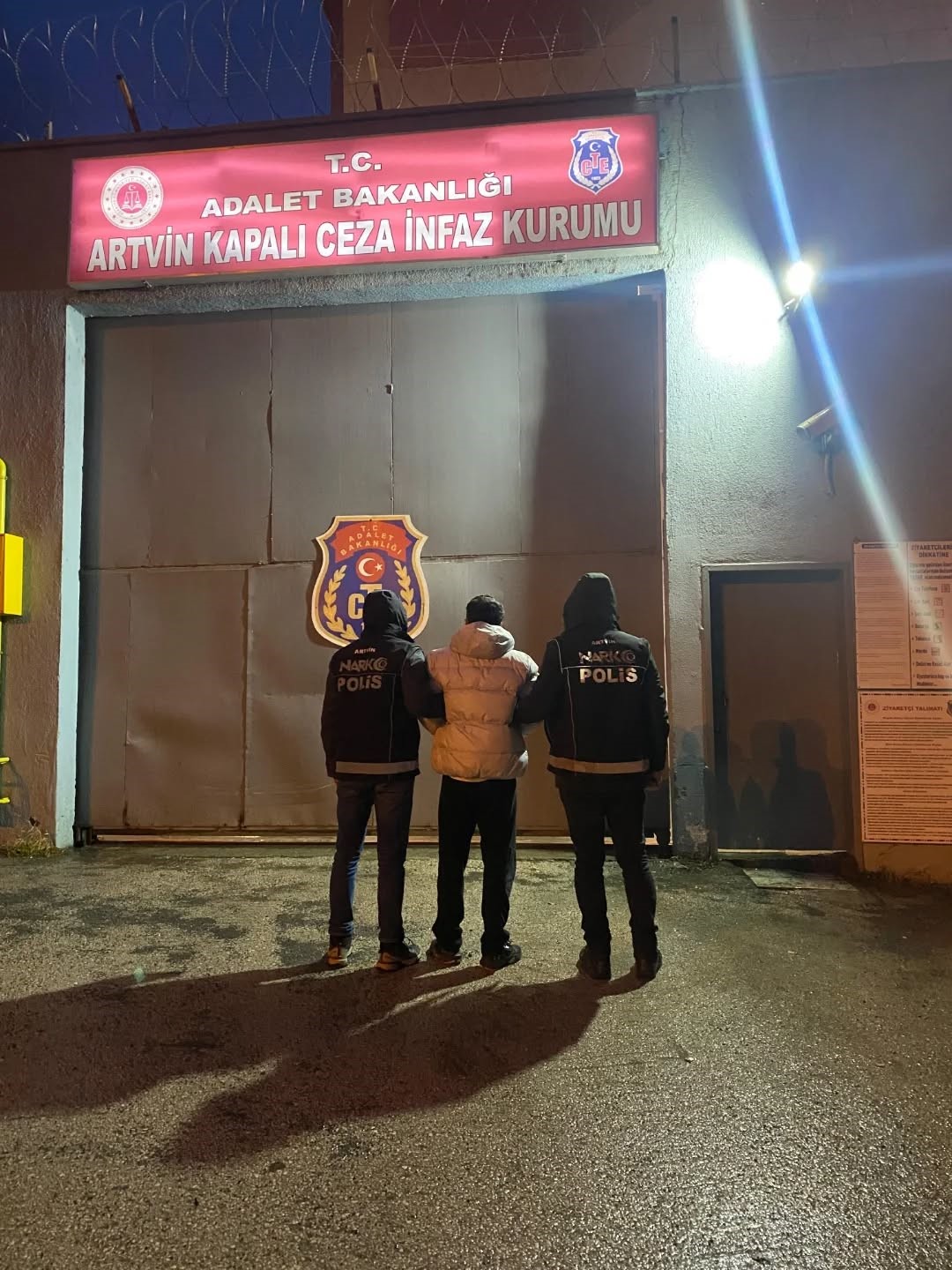 Sarp Sınır Kapısı’nda 1 milyon TL değerinde kokain ele geçirildi