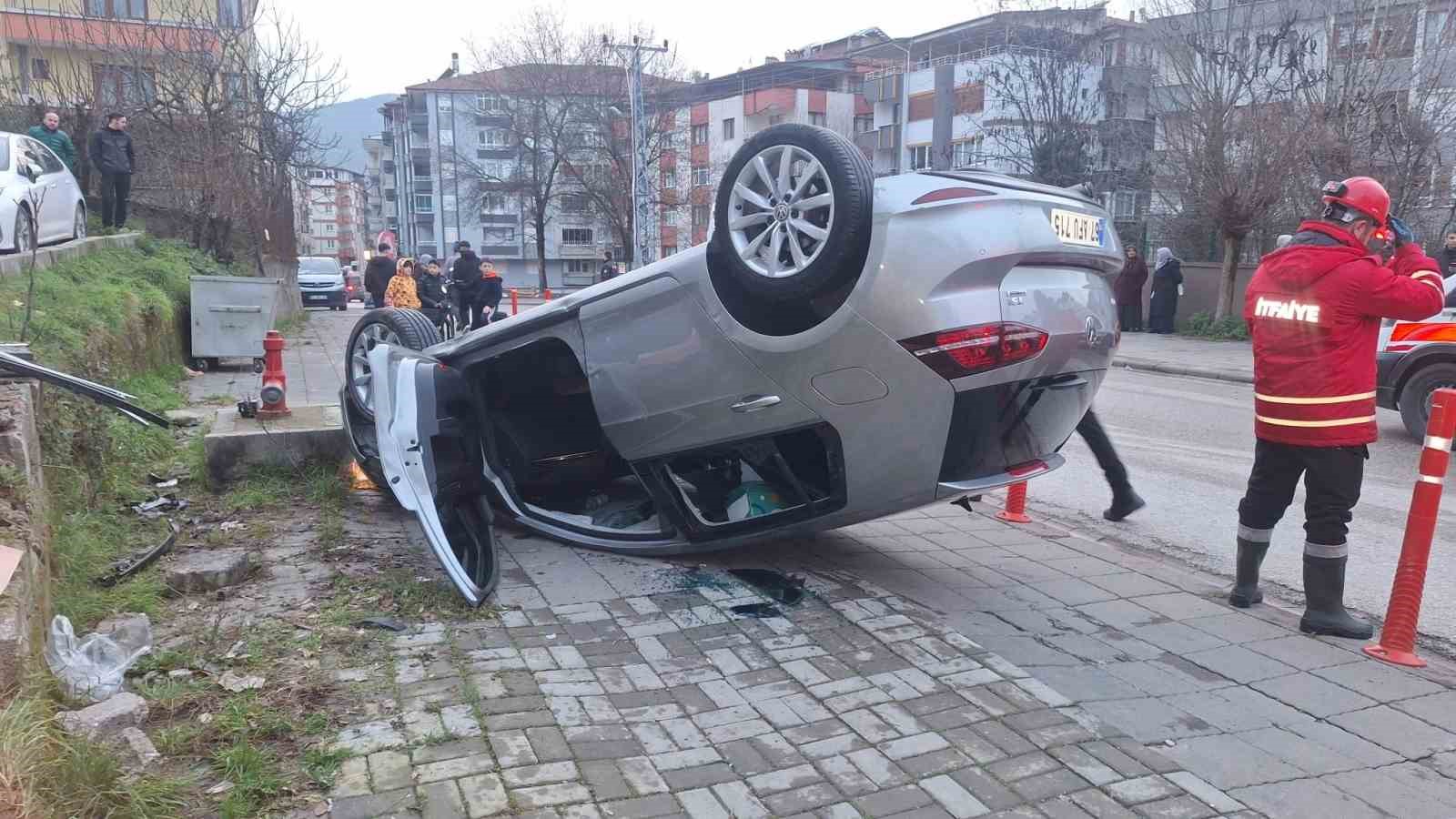 Devrek’te otomobil takla attı, sürücü yara almadan kurtuldu
