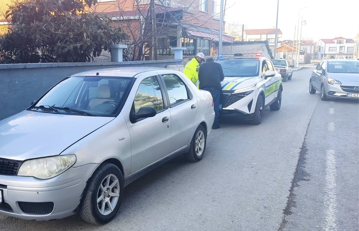 Alaçam’da korsan taksi denetimi