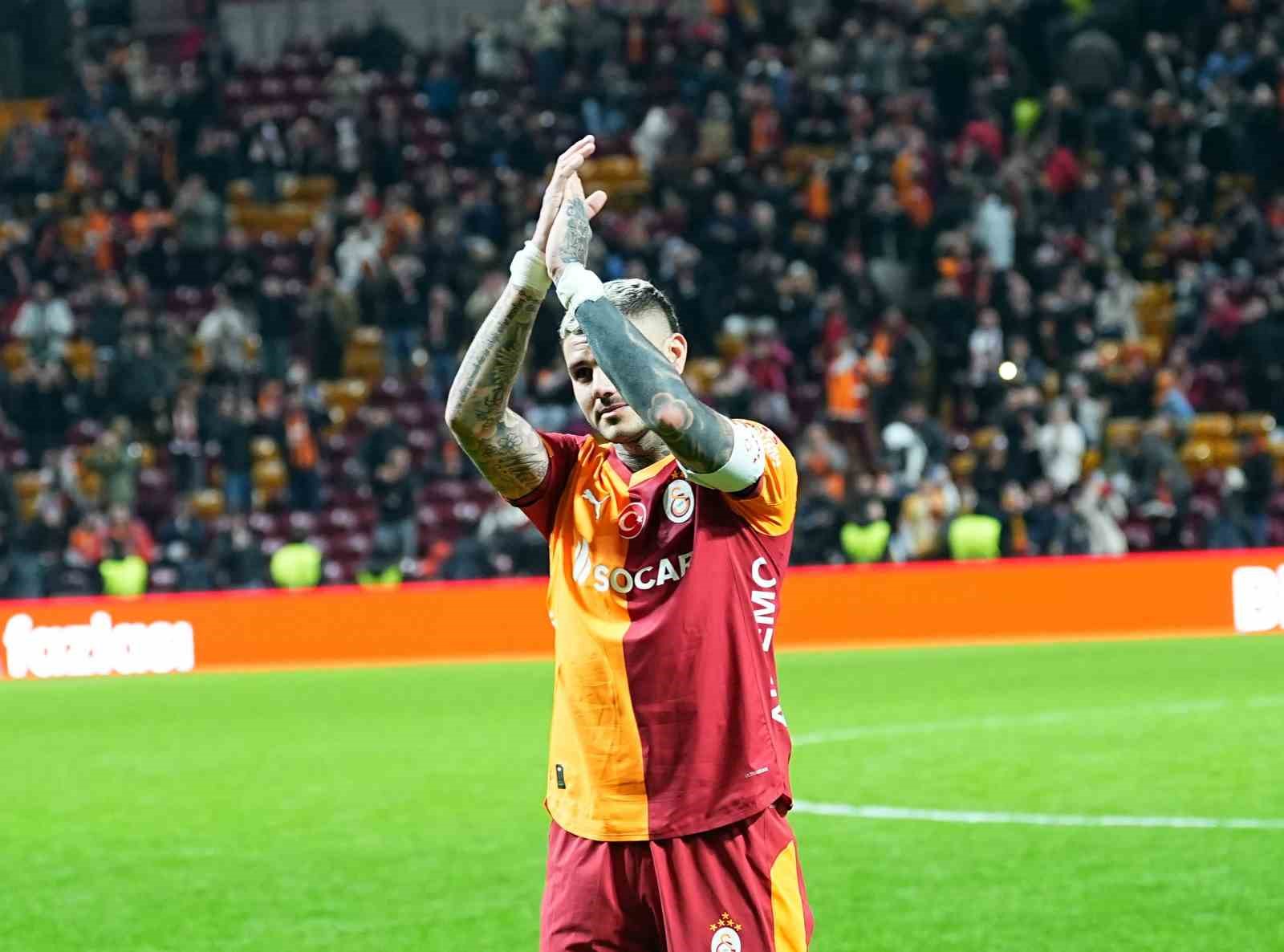 Ziraat T&uuml;rkiye Kupası: Galatasaray: 3 - İstanbulspor: 1 (İlk yarı)
