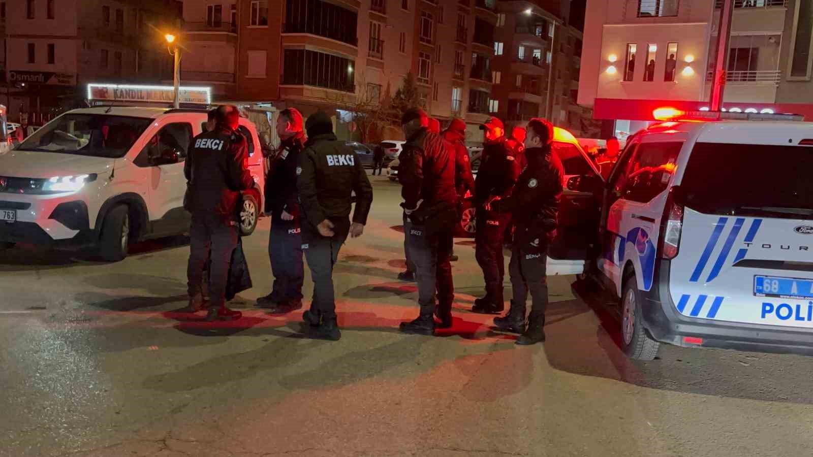 Aksaray&rsquo;da hasarlı kaza sonrası ortalık karıştı: 5 g&ouml;zaltı
