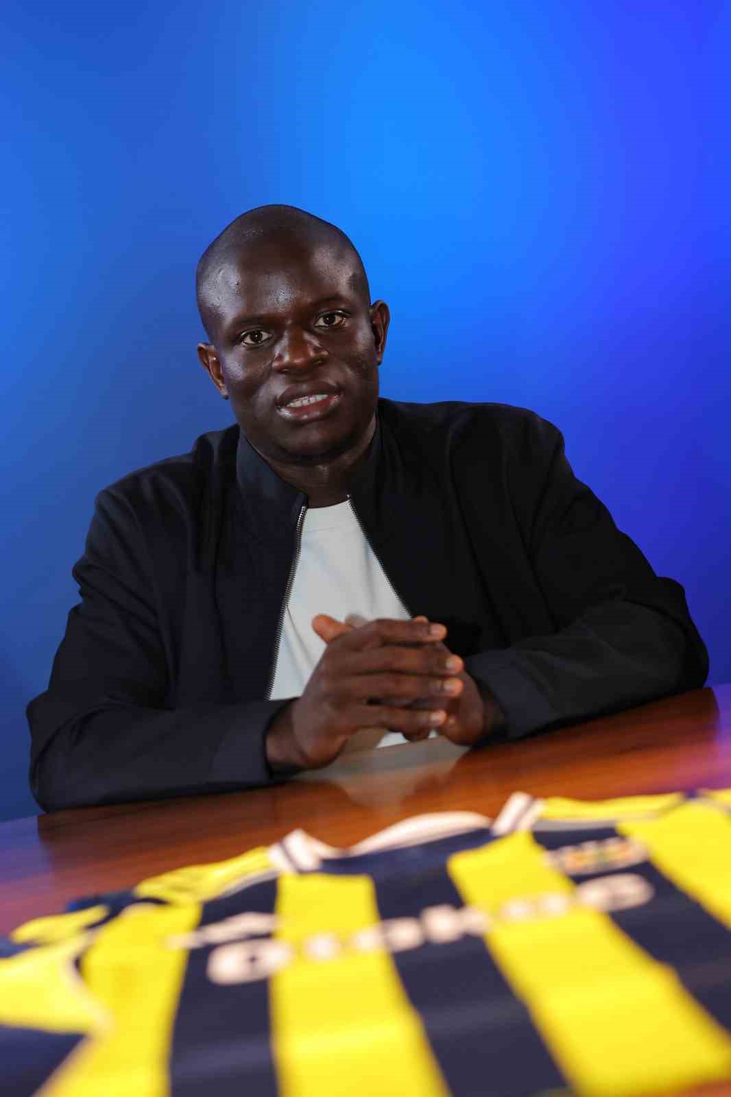 N&rsquo;Golo Kante, resmen Fenerbah&ccedil;e&rsquo;de
