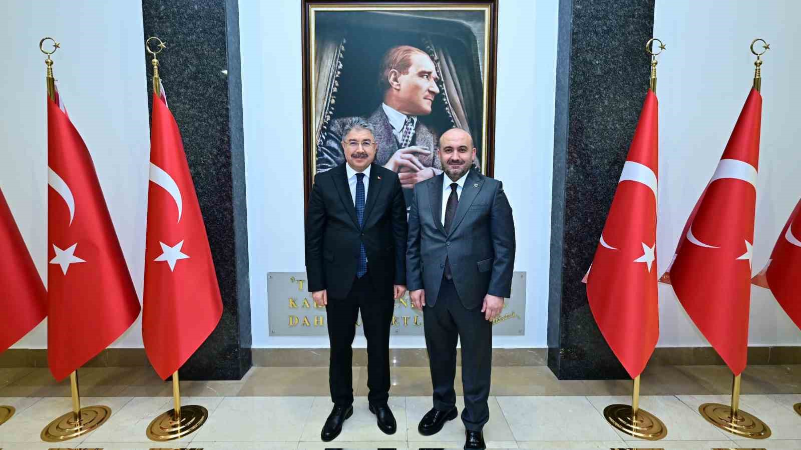 AK Parti Eskişehir Teşkilatı&rsquo;ndan Vali Yılmaz&rsquo;a ziyaret
