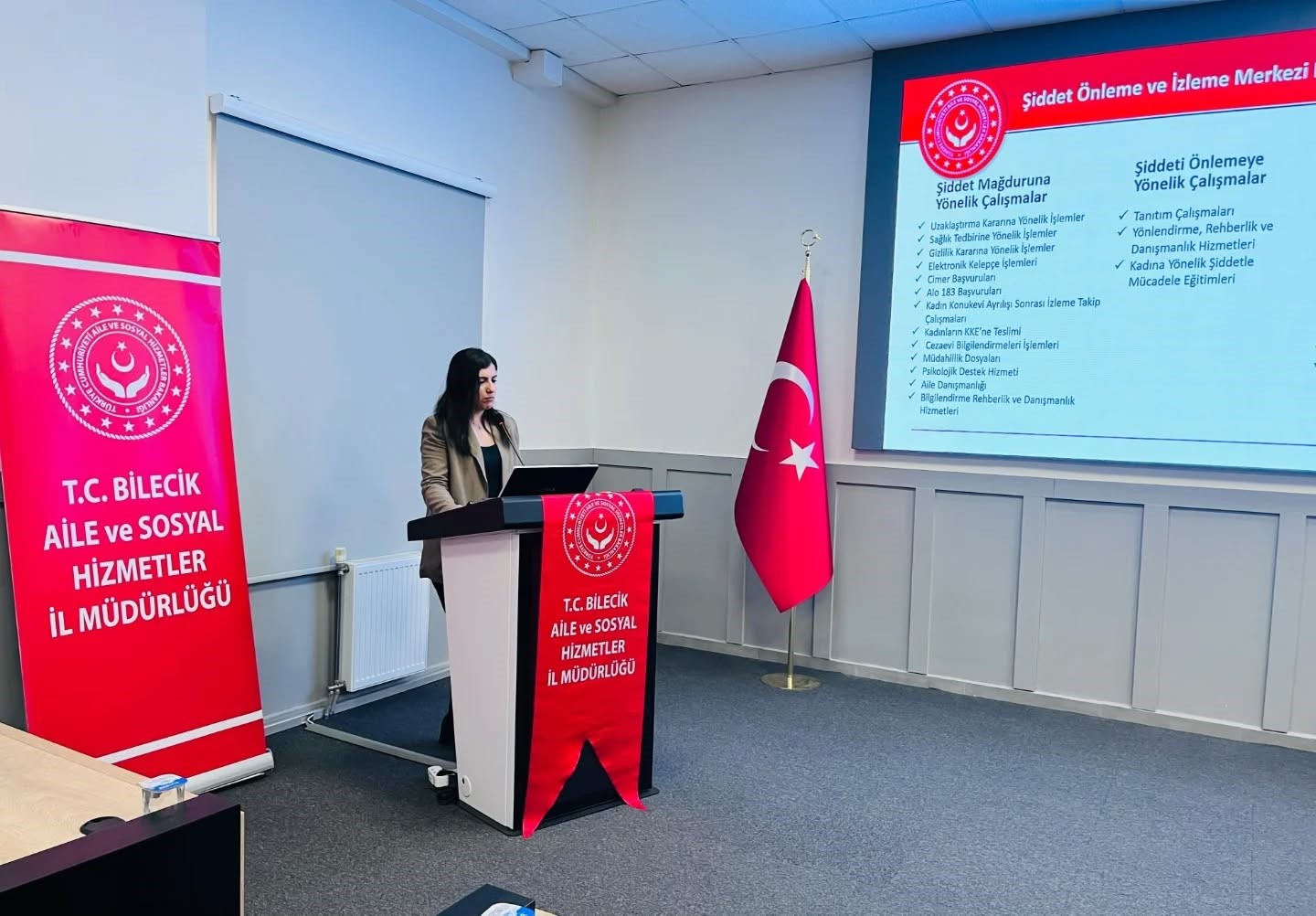 Bilecik&rsquo;te &ccedil;ocuk koruma ve kadına y&ouml;nelik şiddetle m&uuml;cadele değerlendirme toplantısı
