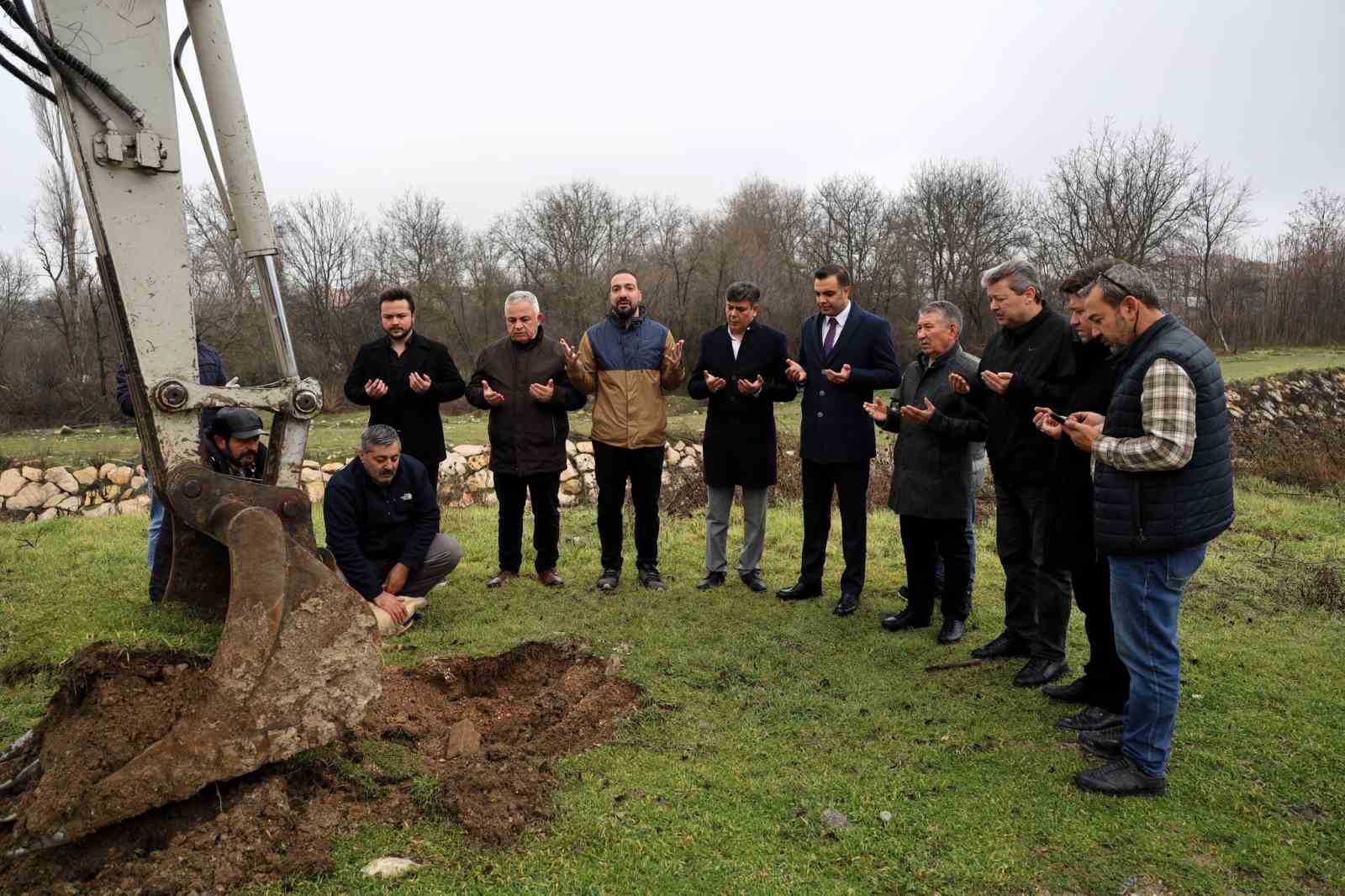 S&ouml;ğ&uuml;t&rsquo;te alt yapı &ccedil;alışmalarında ilk kazma vuruldu
